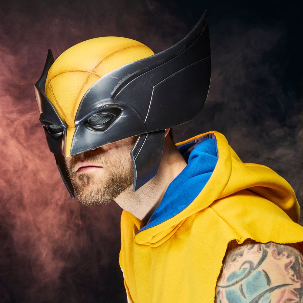Deadpool & Wolverine Premium Roleplay Mask Wolverine - Severely damaged packaging