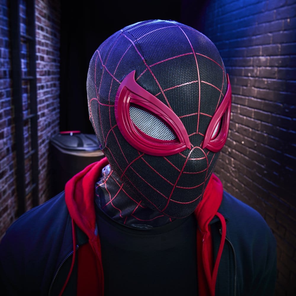 Spider-Man: Miles Morales Marvel Legends Electronic Expressive Mask