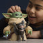Star Wars: The Mandalorian & Grogu Electronic Action Figure Huggin' Grogu & Anzellan 17 cm