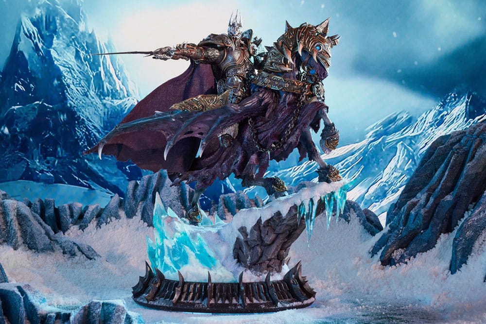 World of Warcraft Statue The Lich King &amp; Invincible 68 cm