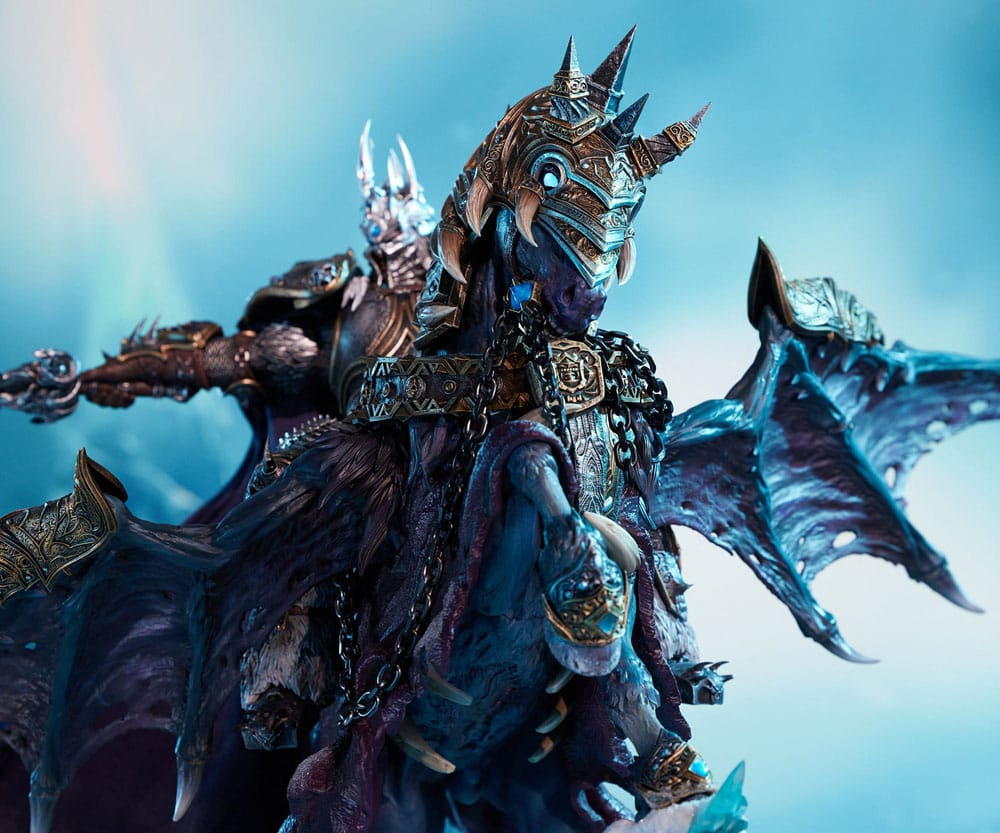 World of Warcraft Statue The Lich King &amp; Invincible 68 cm