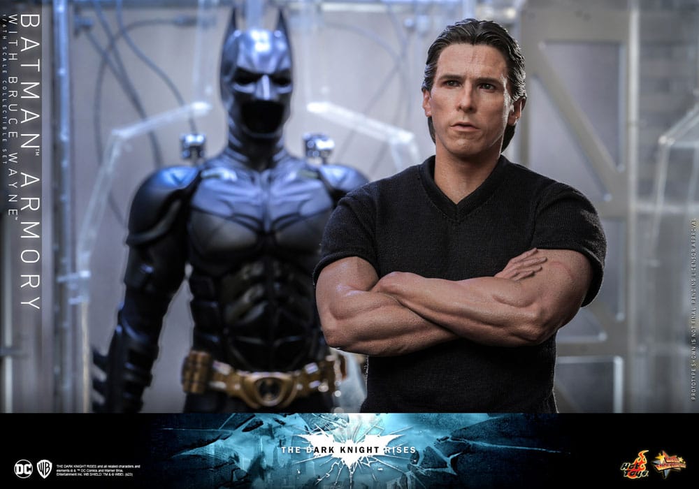 The Dark Knight Rises Movie Masterpiece Action Figures & Diorama 1/6 Batman Armory with Bruce Wayne 30 cm