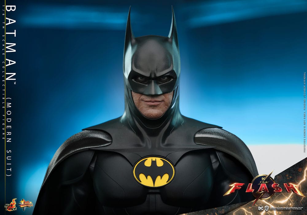 The Flash Movie Masterpiece Action Figure 1/6 Batman (Modern Suit) 30 cm - Damaged packaging