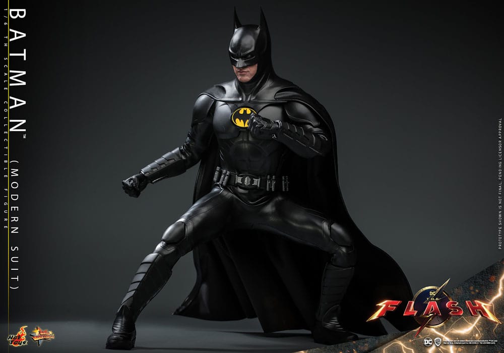 The Flash Movie Masterpiece Action Figure 1/6 Batman (Modern Suit) 30 cm - Damaged packaging