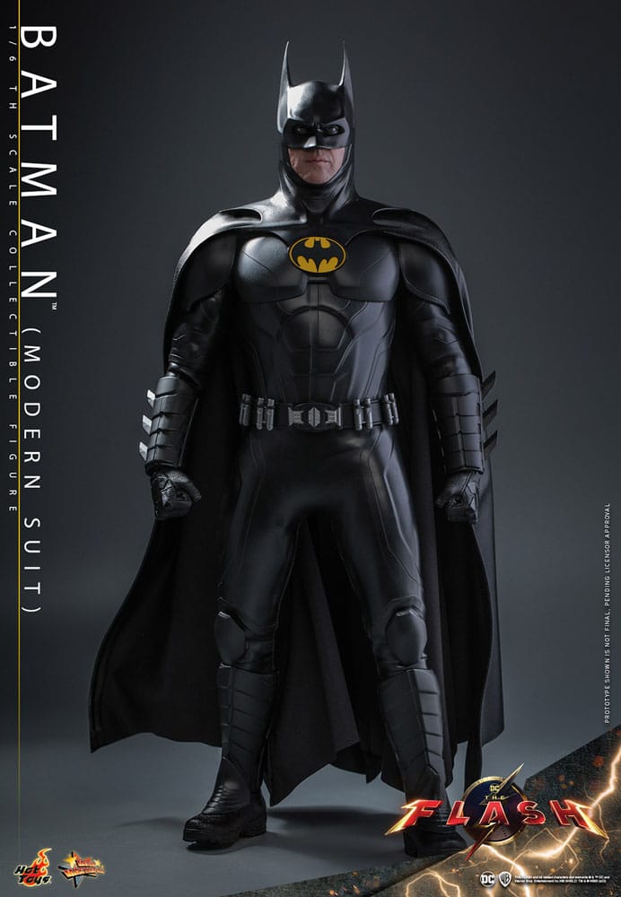 The Flash Movie Masterpiece Action Figure 1/6 Batman (Modern Suit) 30 cm - Damaged packaging