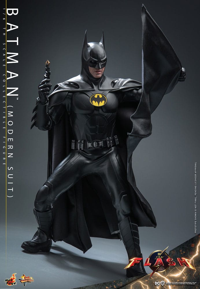 The Flash Movie Masterpiece Action Figure 1/6 Batman (Modern Suit) 30 cm - Damaged packaging