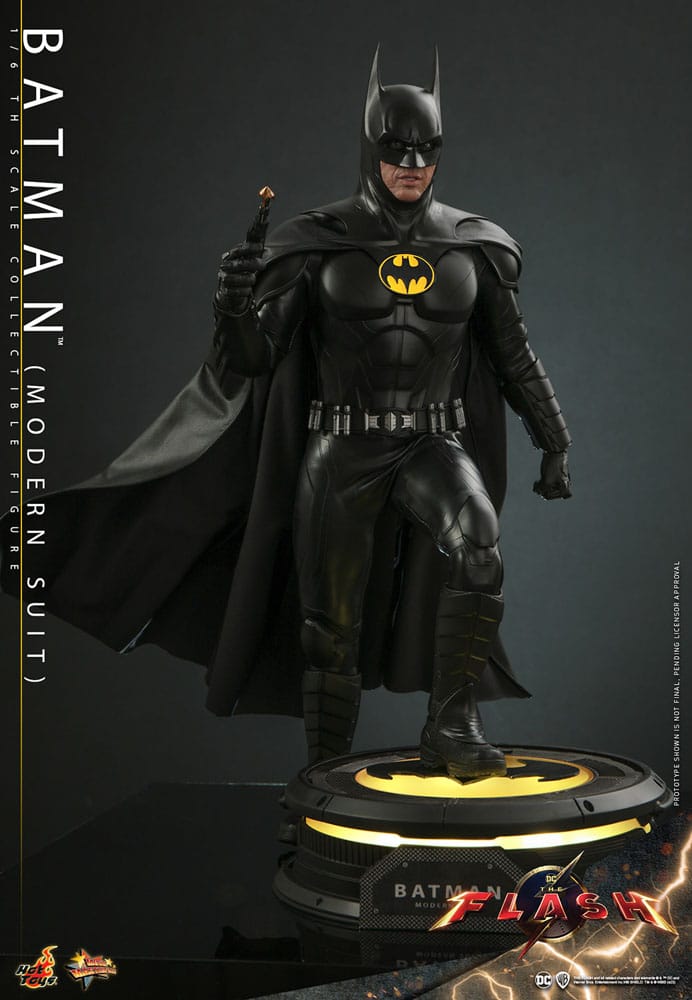 The Flash Movie Masterpiece Action Figure 1/6 Batman (Modern Suit) 30 cm - Damaged packaging