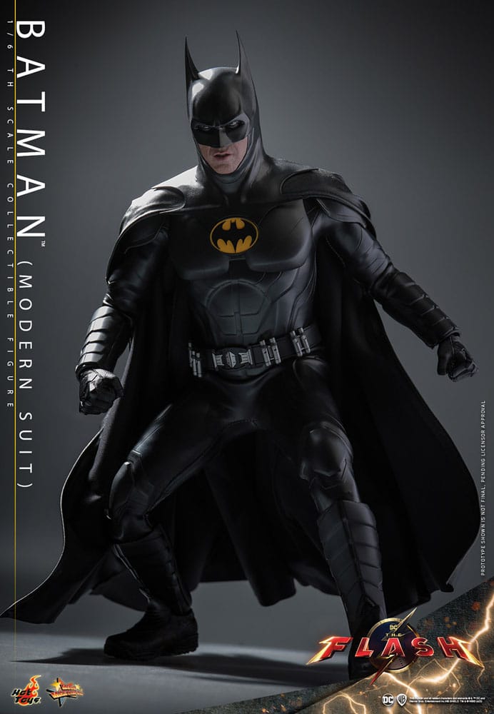 The Flash Movie Masterpiece Action Figure 1/6 Batman (Modern Suit) 30 cm - Damaged packaging
