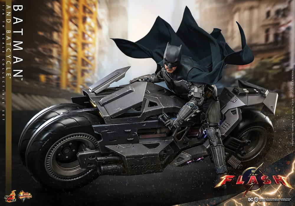 The Flash Movie Masterpiece Action Figure wih Vehicle 1/6 Batman & Batcycle Set 30 cm