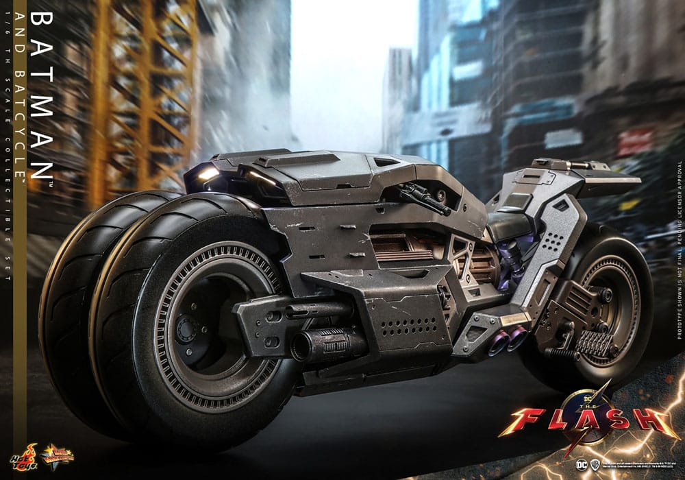 The Flash Movie Masterpiece Action Figure wih Vehicle 1/6 Batman &amp; Batcycle Set 30 cm