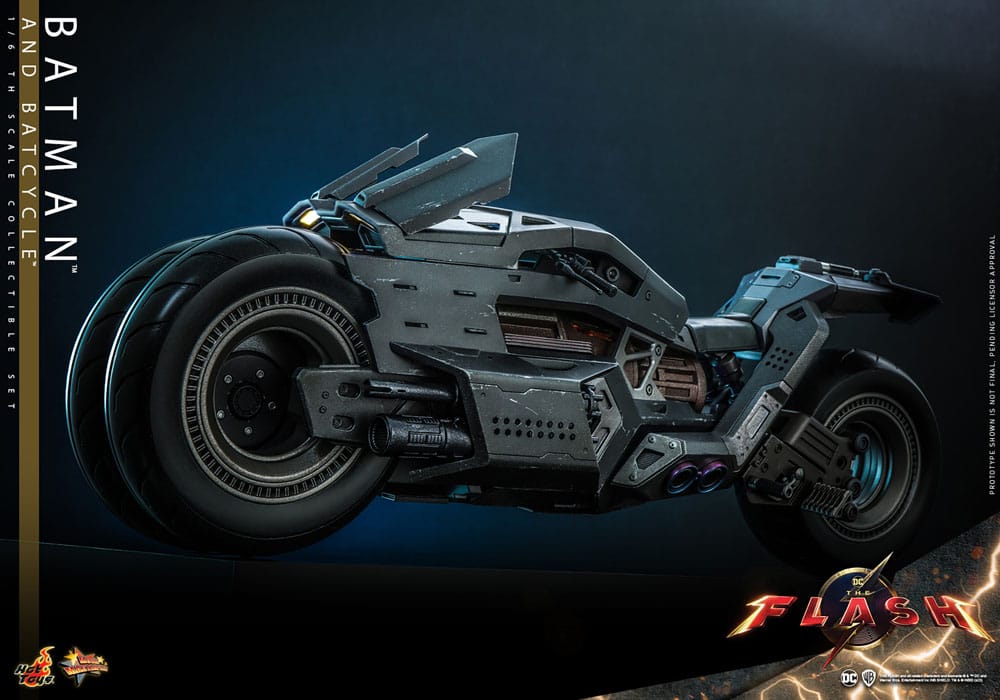 The Flash Movie Masterpiece Action Figure wih Vehicle 1/6 Batman & Batcycle Set 30 cm