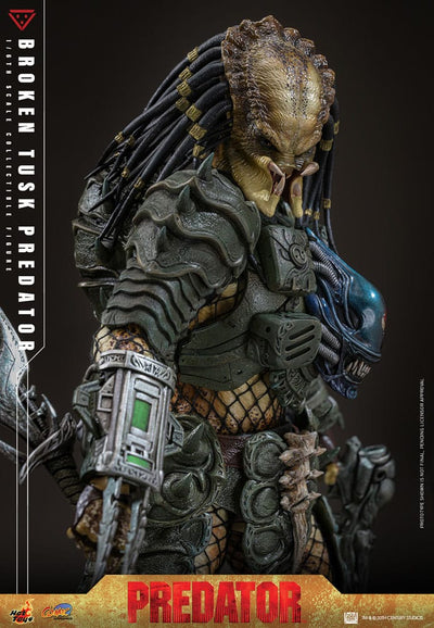 Alien vs. Predator Comic Masterpiece Action Figure 1/6 Broken Tusk Predator 35 cm