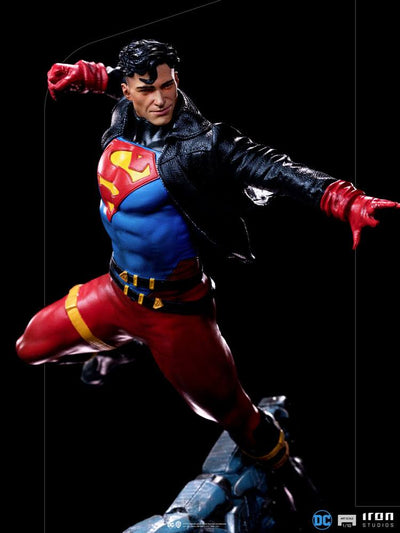 DC Comics Deluxe Art Scale Statue 1/10 Superboy 28 cm