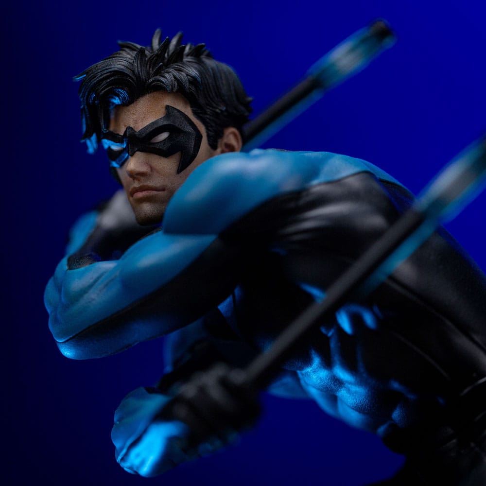 DC Comics Art Scale Statue 1/10 Nightwing 27 cm