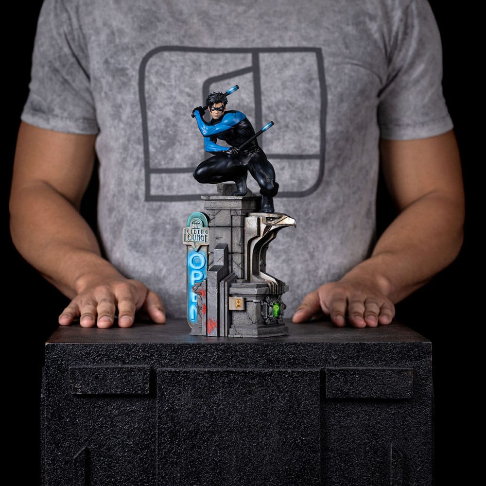 DC Comics Art Scale Statue 1/10 Nightwing 27 cm