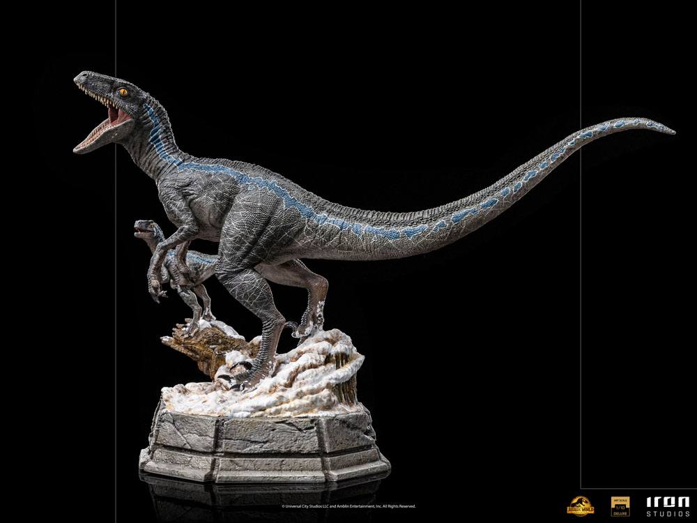 Jurassic World Dominion Deluxe Art Scale Statue 1/10 Blue and Beta 20 cm