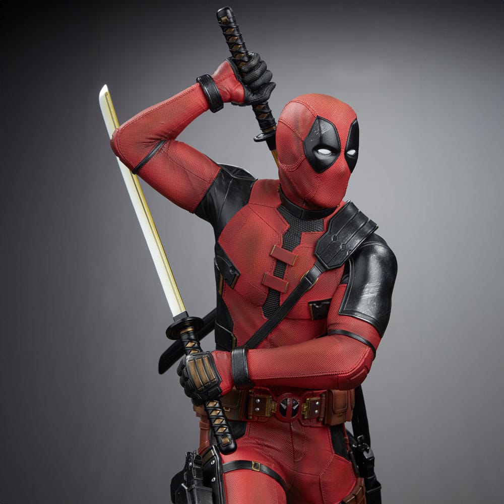 Deadpool 3 Legacy Replica Statue 1/4 Deadpool 58 cm  - Severely damaged packaging