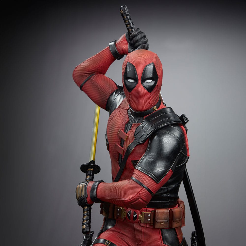 Deadpool 3 Legacy Replica Statue 1/4 Deadpool 58 cm  - Severely damaged packaging