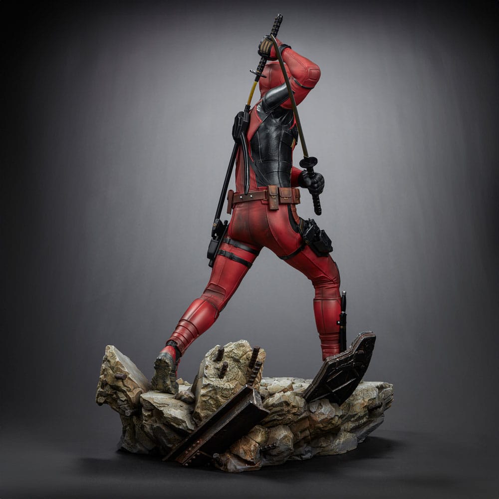 Deadpool 3 Legacy Replica Statue 1/4 Deadpool 58 cm  - Severely damaged packaging