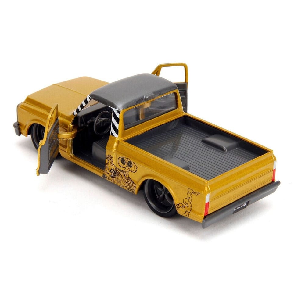 Disney Diecast Model 1/32 Datsun 510 Wall E