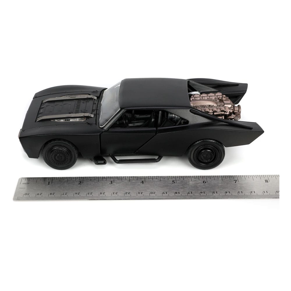 Batman 2022 Hollywood Rides Diecast Model 1/24 2022 Batmobile with Figure - Damaged packaging