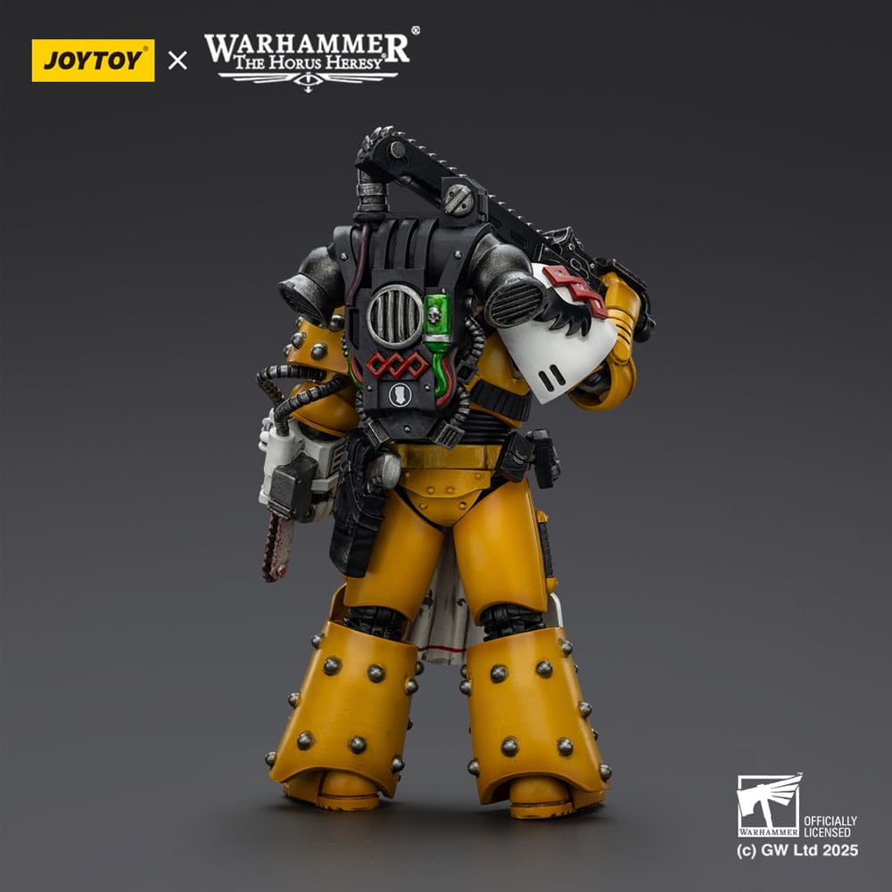 Warhammer 40,000: imperial Fists Action Figure Legion Apothecary 12 cm