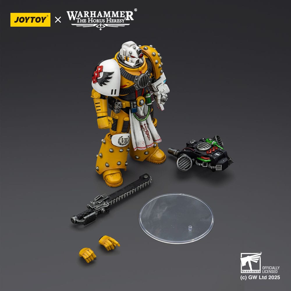 Warhammer 40,000: imperial Fists Action Figure Legion Apothecary 12 cm