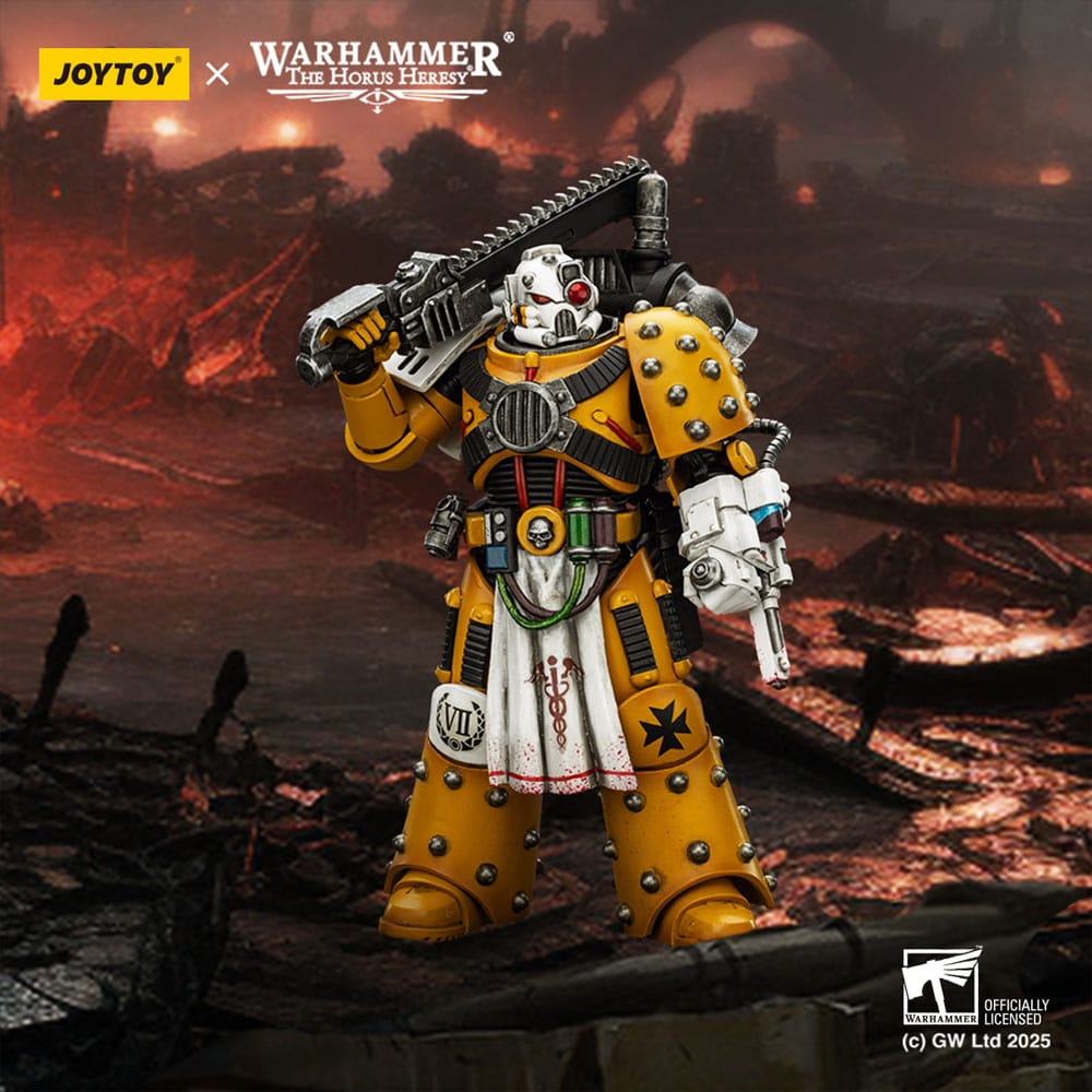 Warhammer 40,000: imperial Fists Action Figure Legion Apothecary 12 cm
