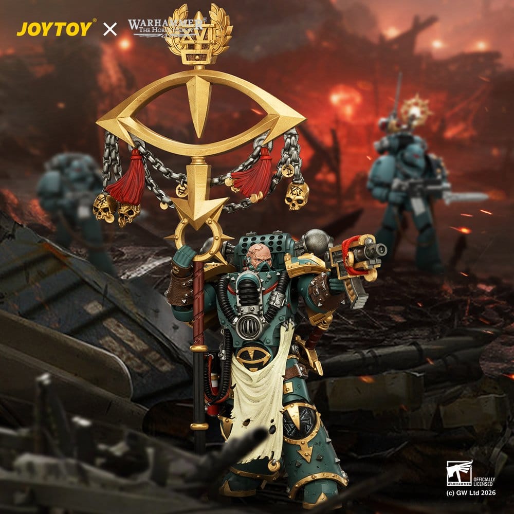 Warhammer Action Figure Sons of Horus Maloghurst the Twisted, the Warmaster's Equerry 13 cm
