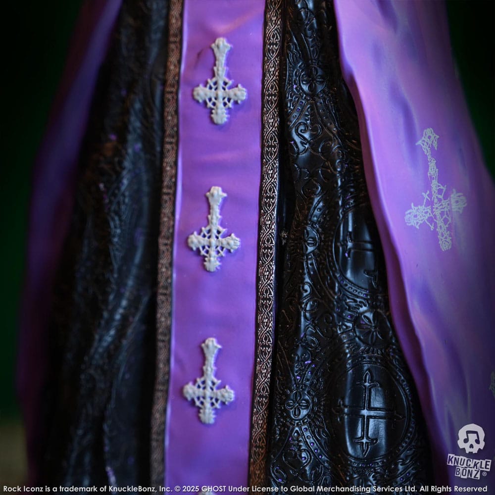 Ghost Rock Iconz Statue Papa V Perpetua Purple Robes 22 cm - Damaged packaging