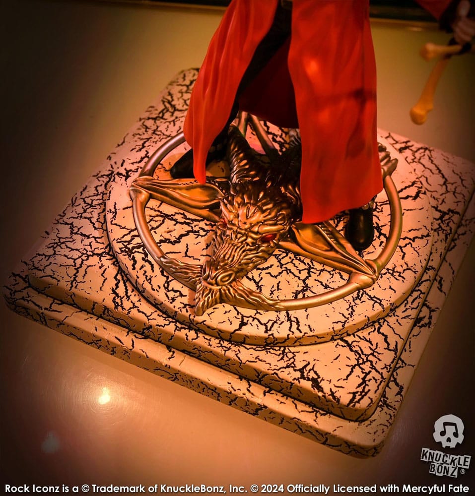 Mercyful Fate Rock Iconz Statue King Diamond III (Red Version) 22 cm - Damaged packaging