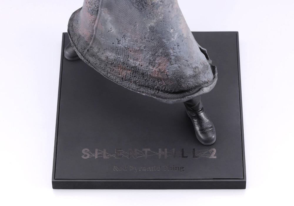 Silent Hill 2 Oshi Works Statue 1/7 Red Pyramid Thing 26 cm          - Damaged packaging