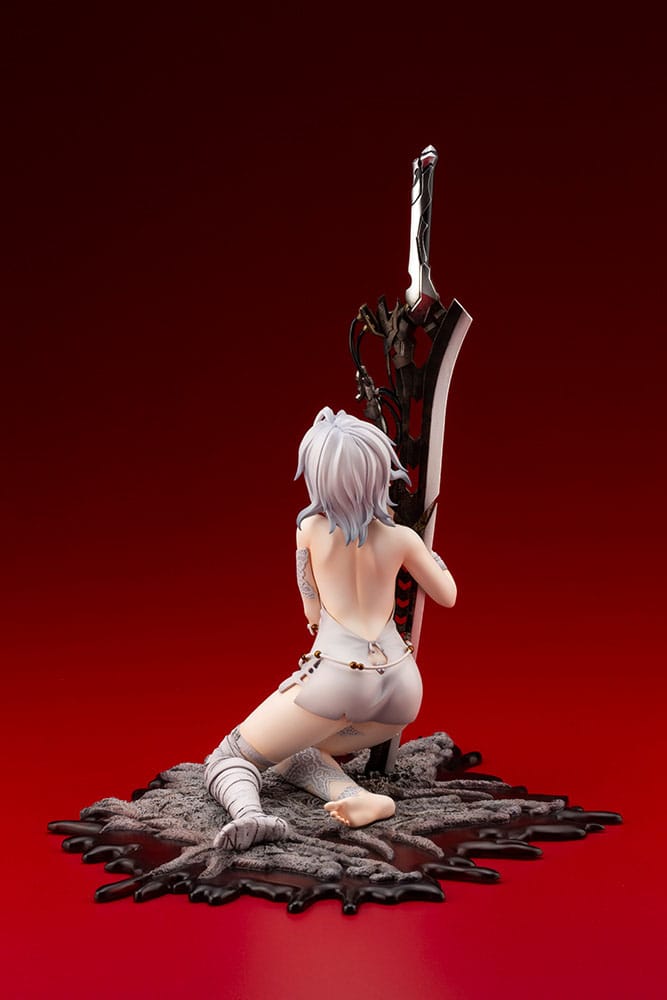 Code Vein ARTFXJ Statue 1/7 Io cuddling the sword 24 cm