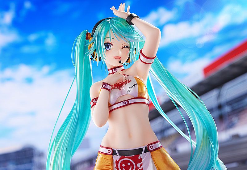 Hatsune Miku GT Project PVC Statue 1/7 Racing Miku 2010 Ver. Art by Kentaro Yabuki 18 cm