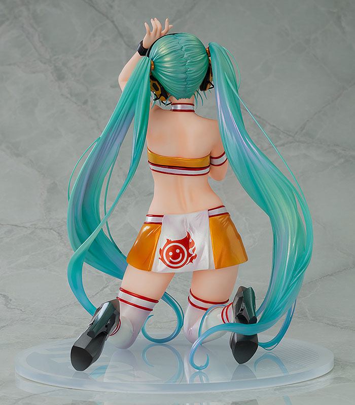 Hatsune Miku GT Project PVC Statue 1/7 Racing Miku 2010 Ver. Art by Kentaro Yabuki 18 cm