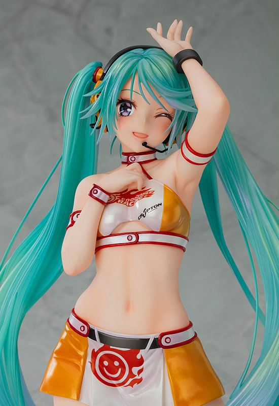 Hatsune Miku GT Project PVC Statue 1/7 Racing Miku 2010 Ver. Art by Kentaro Yabuki 18 cm