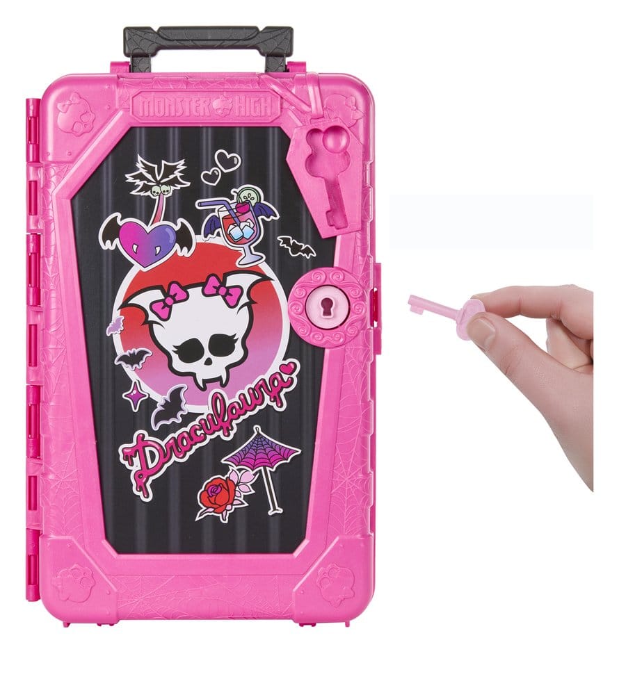 Monster High Skulltimate Secrets Doll  Destination: Gore-geous Oasis - Draculaura