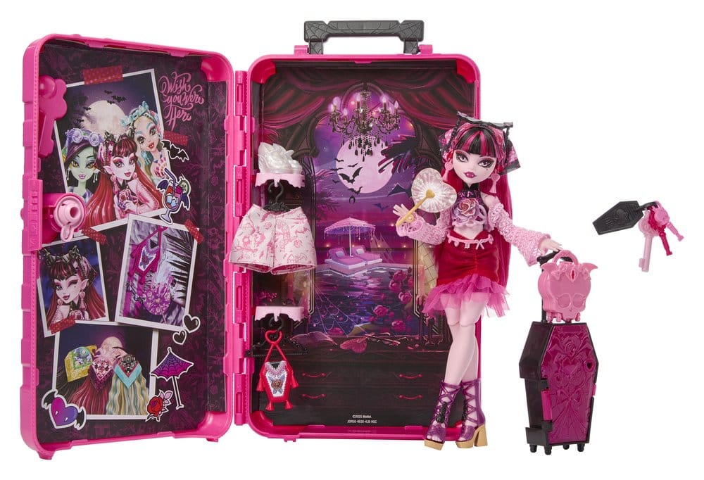 Monster High Skulltimate Secrets Doll  Destination: Gore-geous Oasis - Draculaura
