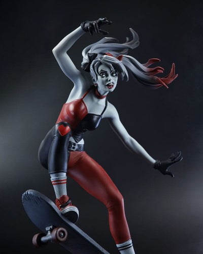 DC Direct Harley Quinn: Red, White & Black Statue 1/10 Harley Quinn by Ivan Tao 20 cm