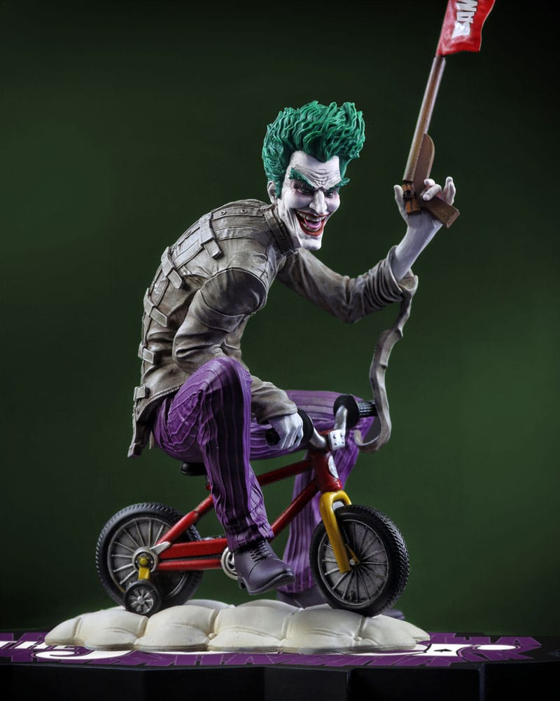 DC Direct Resin Statue 1/10 The Joker: Purple Craze - The Joker by Kaare Andrews 18 cm