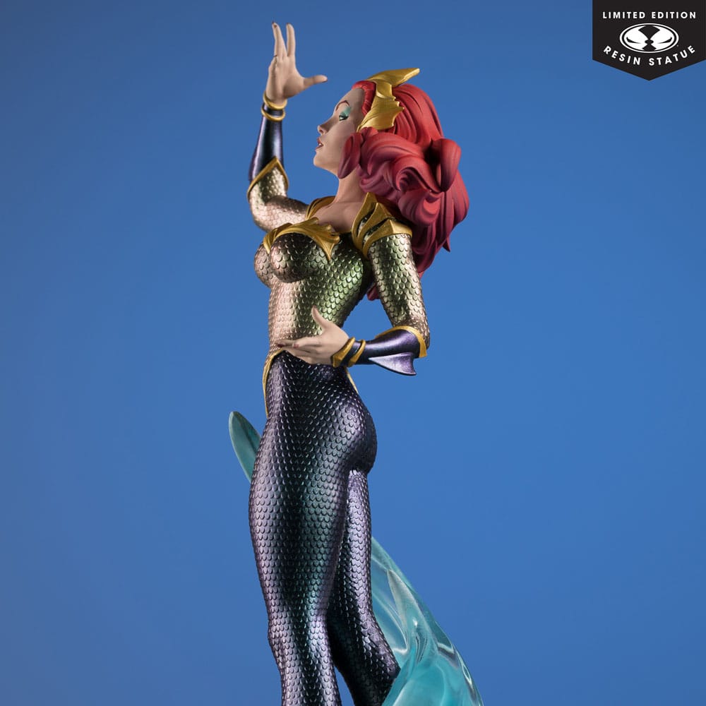 DC Direct Cover Girls Statue 1/8 Mera by J. Scott Campbell 26 cm