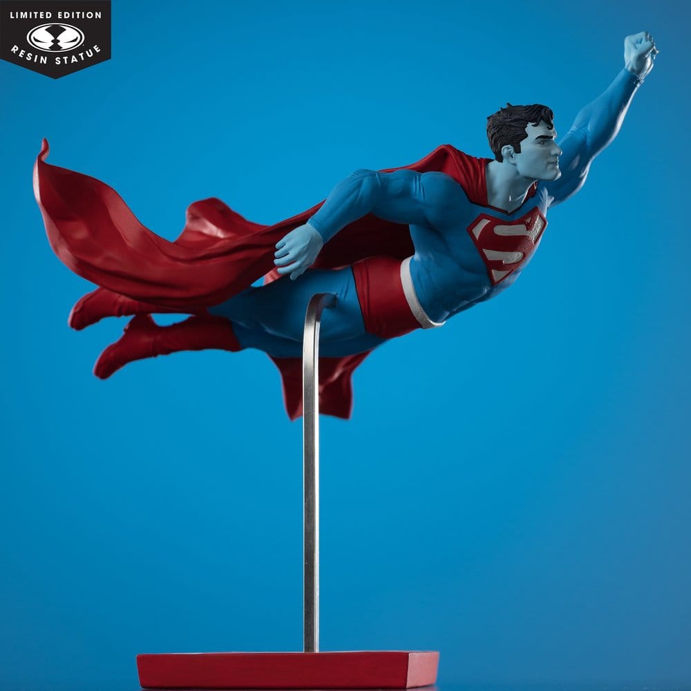DC Direct Superman Red &amp; Blue Statue 1/10 Superman by Lee Bermejo 26 cm