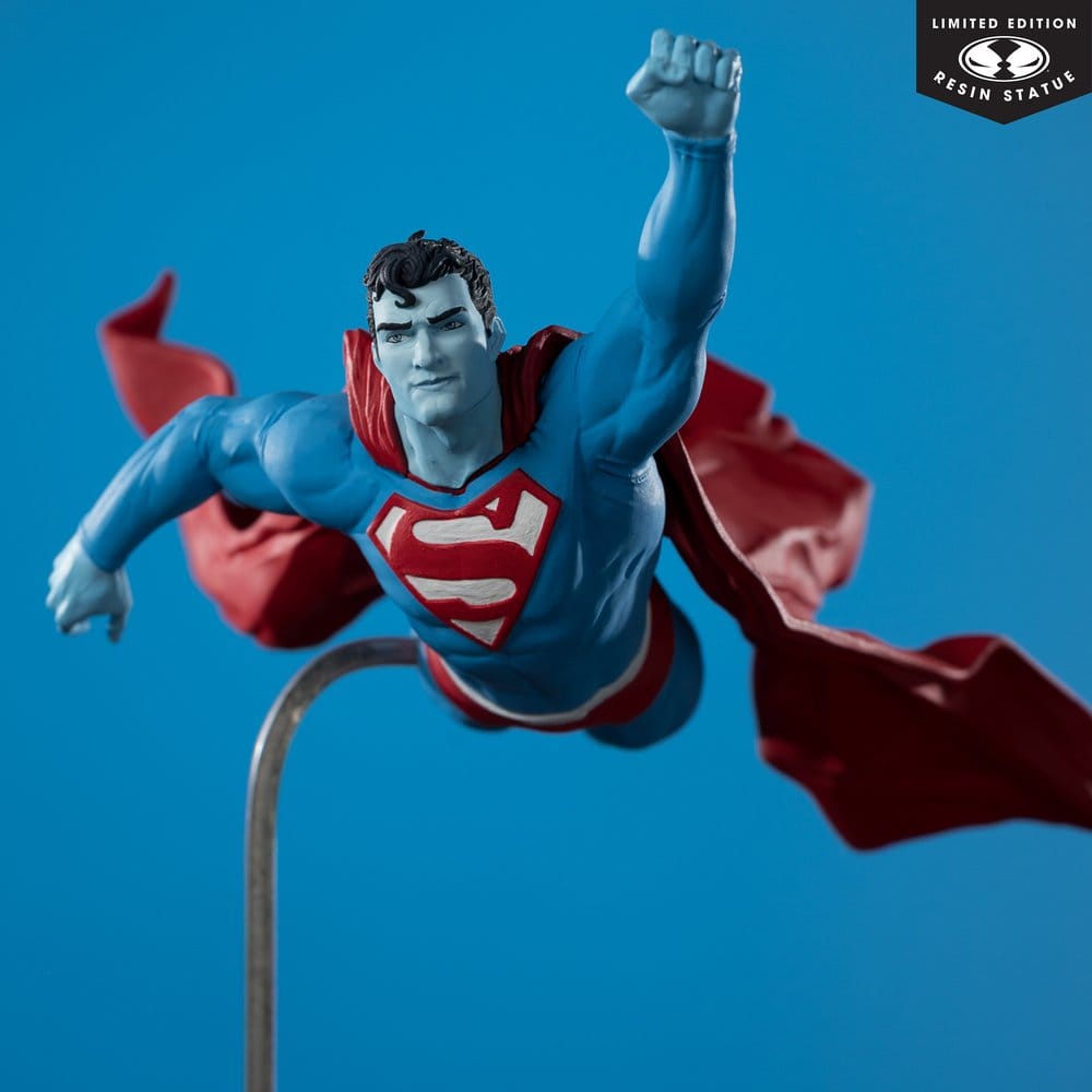 DC Direct Superman Red &amp; Blue Statue 1/10 Superman by Lee Bermejo 26 cm
