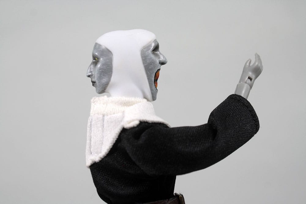 The Nun Action Figure Valak 20 cm