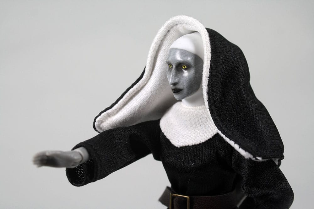 The Nun Action Figure Valak 20 cm