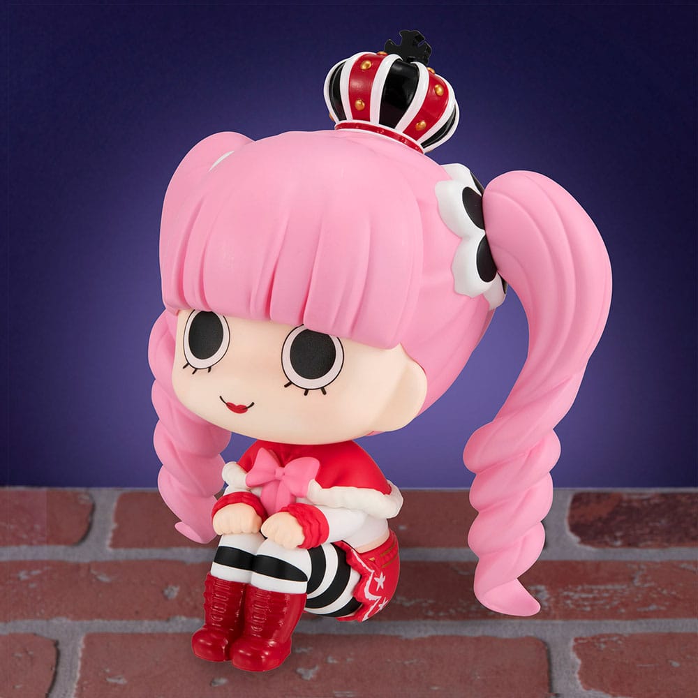 One Piece Look Up PVC Statue Perona 11 cm