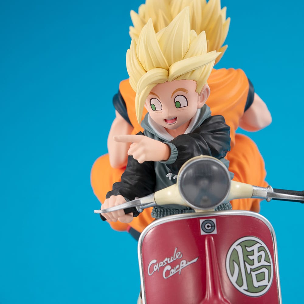 Dragonball Z 05 Desktop Real McCoy PVC Diorama Super Saiyan Son Goku & Super Saiyan Son Gohan & Motorbike 16 cm