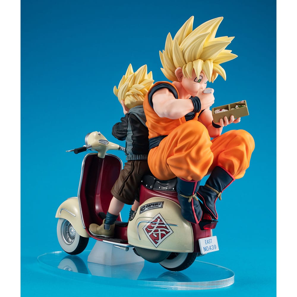 Dragonball Z 05 Desktop Real McCoy PVC Diorama Super Saiyan Son Goku & Super Saiyan Son Gohan & Motorbike 16 cm