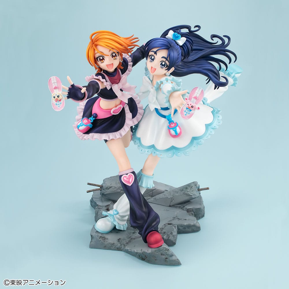 Pretty Cure Lucrea PVC Statue Cure Black & Cure White 22 cm