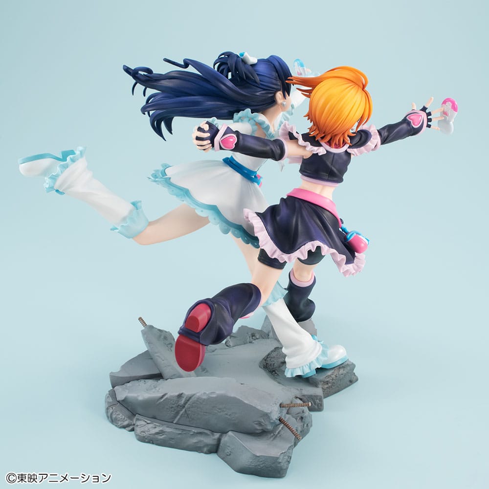 Pretty Cure Lucrea PVC Statue Cure Black & Cure White 22 cm